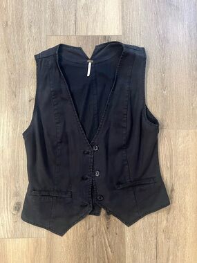 Black Women's Tailored Vest - Classic Sleeveless Dress Vest
